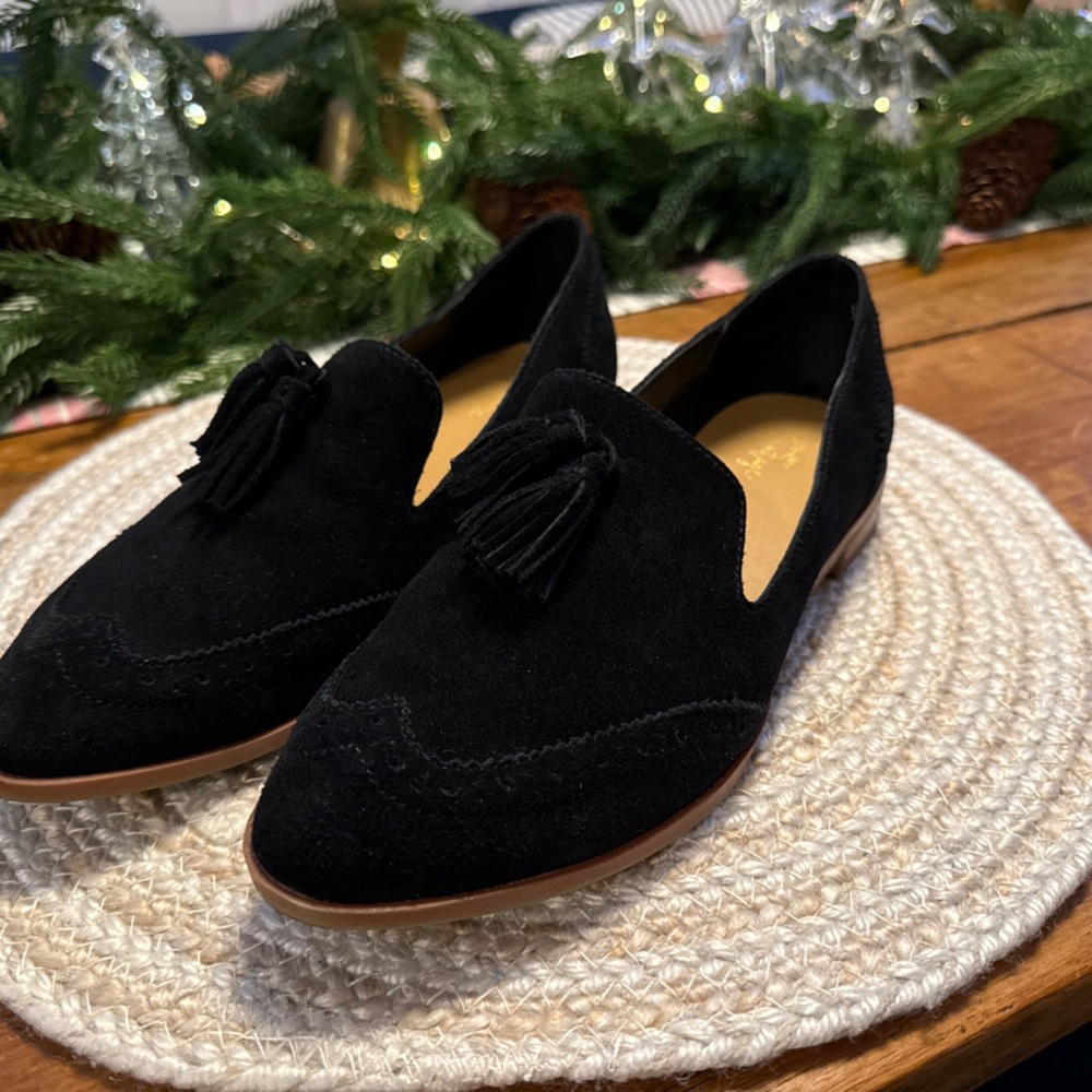 Crown Vintage Wingtip Carlo Black suede tassel loafers Women’s 8.5 M